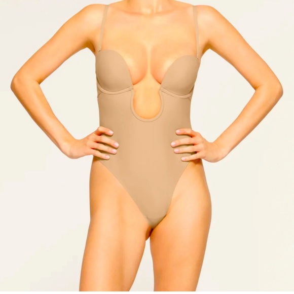 SKIMS Other - SKIMS NWT Deep Plunge Shapewear Thong Bodysuit - Sand/Clay